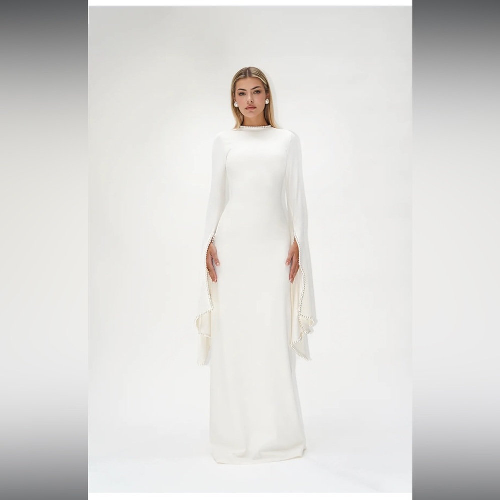 Khanum’s Kadela Gown - Ivory. Never Worn NWT. Size Small